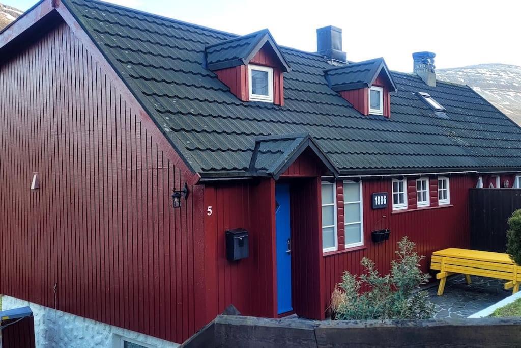 Cozy Cottage Klaksvík Exteriör bild